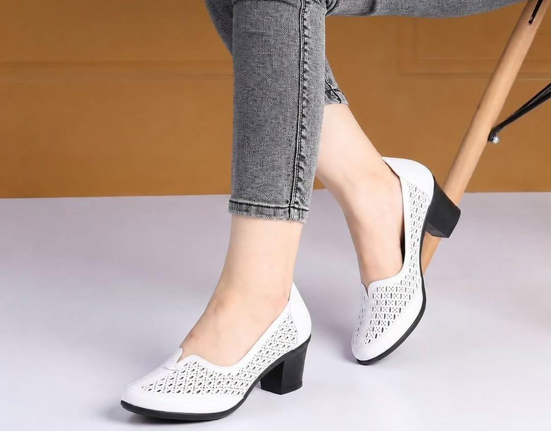 توفر فلوريتان طبي ارتفاع 5cm الاكثر راحة 
مناسب للدوام والمسافات الطويلة 
Size 37.38.39.40.41 
للحجز مراسله الصفحة او الوتساب *********** 
يوجد خدمة توصيل لجميع المحافظات
