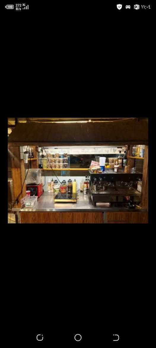 عربانة كاملة
براد مجمدة ماكينة اسبريسو ايطالي ماركت ماجستك 
طاحونة قهوة 
خلاطات عصير 
وسماور شاي 
وعدة كاملة 
للبيع بسعر حلو 
التواصل خاص
او رقم 
***********
