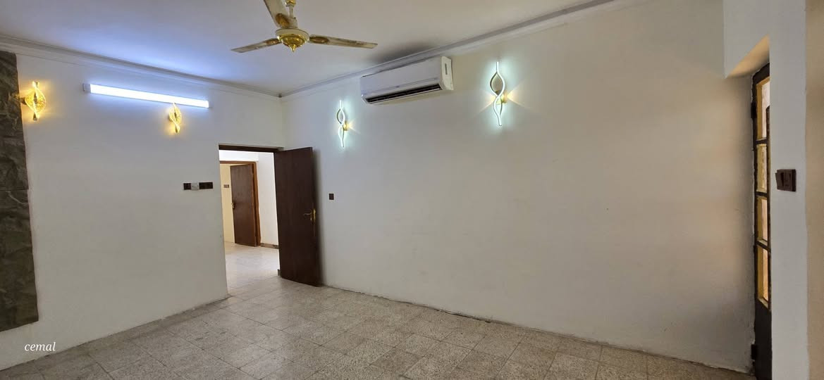 🔥 فرصة مميزة للإيجار في حي الجهاد – محلة 895 🔥

إذا تبحث عن بيت نظيف وجاهز للسكن وبسعر مناسب، فهذا هو الخيار الأمثل.

🏡 المواصفات:
✅ الطابق الثاني
✅ غرفة نوم + صالة
✅ مطبخ وخدمات متكاملة
✅ سبلت عدد (2)
✅ شاشة بلازما
✅ سنك للمطبخ

💰 الإيجار الشهري: 500 ألف دينار فقط

📍 موقع هادئ وقريب من جميع الخدمات.

📞 للحجز والاستفسار:
***********

⚡ سارع بالحجز قبل نفاد الفرصة.
