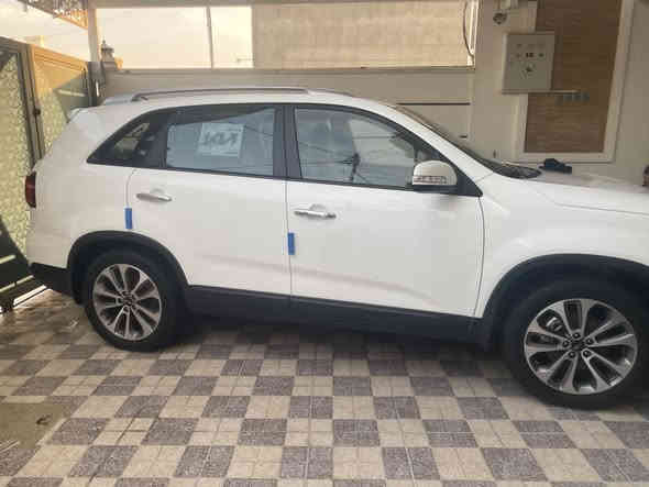 السلام عليكم
اخواني 
لعشاق الجديده والكفاله. 

كيه سورنتو خلجيه (2014) 
محرك دوش  أربع سلندر
ماشيه (105) شرط حقيقي 
السياره بعدها بوضع شركه 
الموصفات 
أنرت ترحيب عنده الاقتراب 
دخول ذكي بصمه تشغيل بصمه
أشاره بل مرايه المري شفط 
تحكمات فول أربع جهات
7 راكب 
تبريد 3 قطع
بردات بلاديه
أنره ترحيب أربع أبواب 
ليت لد وعدسه 
تبريد بيانو 
حساس امامي. وخلفي 

اخواني اخواني الي يعشق الجديده 
كفاله من بارد ومن رصعه ومن خدوش 
محرك كير حداديه شركه 
عنواني الأنبار رقم سليمانيه 
سنويه لحد 2027 شهر العاشر جديده السنويه
السعر (175) وبيها شويه مجال 
***********

‭0773 378 1061‬
