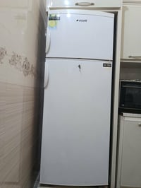 ثلاجة ١٨ قدم • نظيفة • بلا عيب