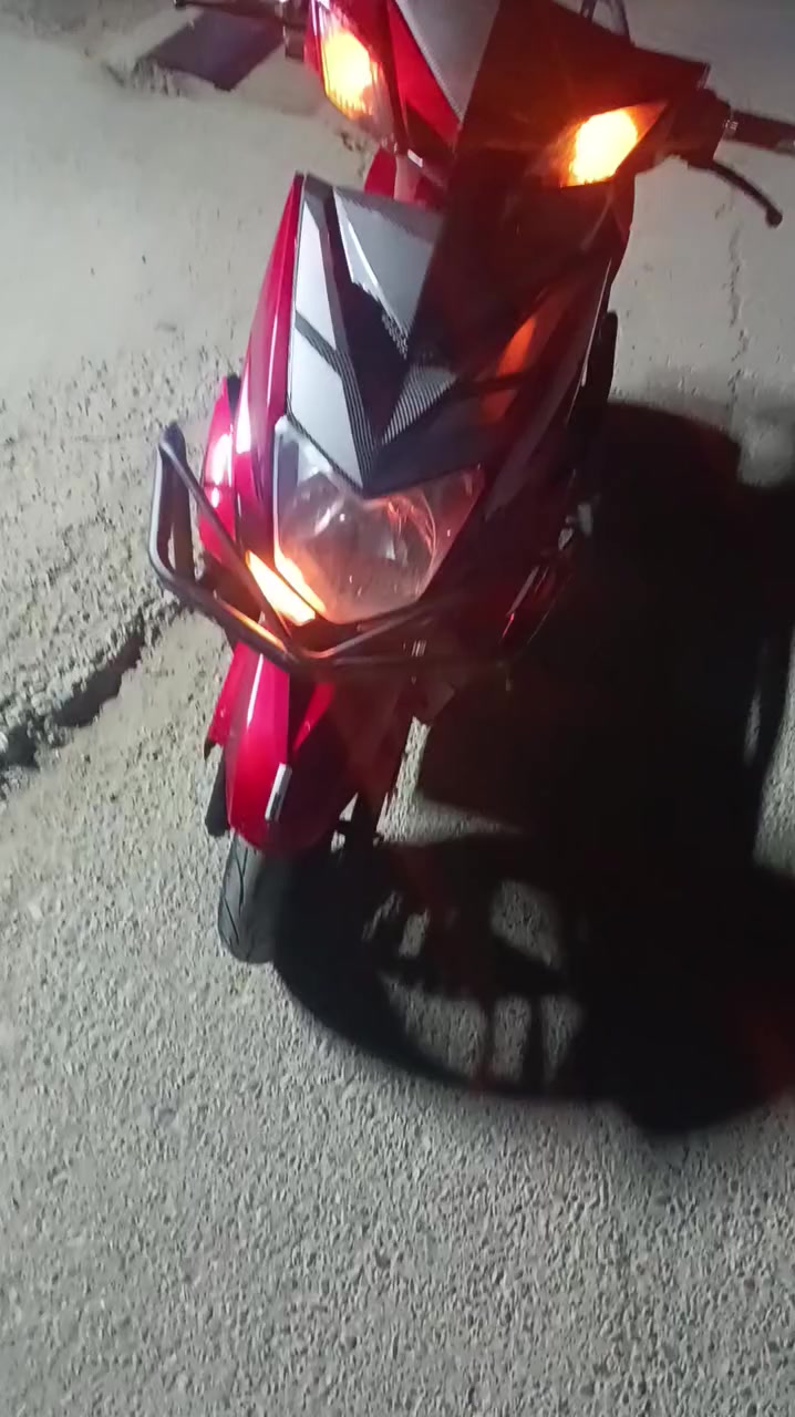 يا الله 
اسلام عليكم 
دراجه سكنس لد شحن (للبيع)
المواصفات:
تحتوي على ٦ بطاريات جدد مشدودات
دبل اشاره ،وبيها سبيكر للصوت، ولايت عالي ناصي وسكن، وأيضاً على جنطه ،تحتوي على درع داير ما داير الدراجه ، وتحتوي على منفذ للشحن ومنفذ للرام. وحجم الملف(1500واط)
سرعه الدراجه ٧٠ حقيقي ،تحتوي على زرR, وثلاث نمر للسرعه
اكو ملاحضات بل درع يعني بي شويه خدوش

مكاني شارع فلسطين مقابيل عماره اريدو
للتواصل على الواتساب برقم ***********
السعر مليون وميه وبيها مجال
