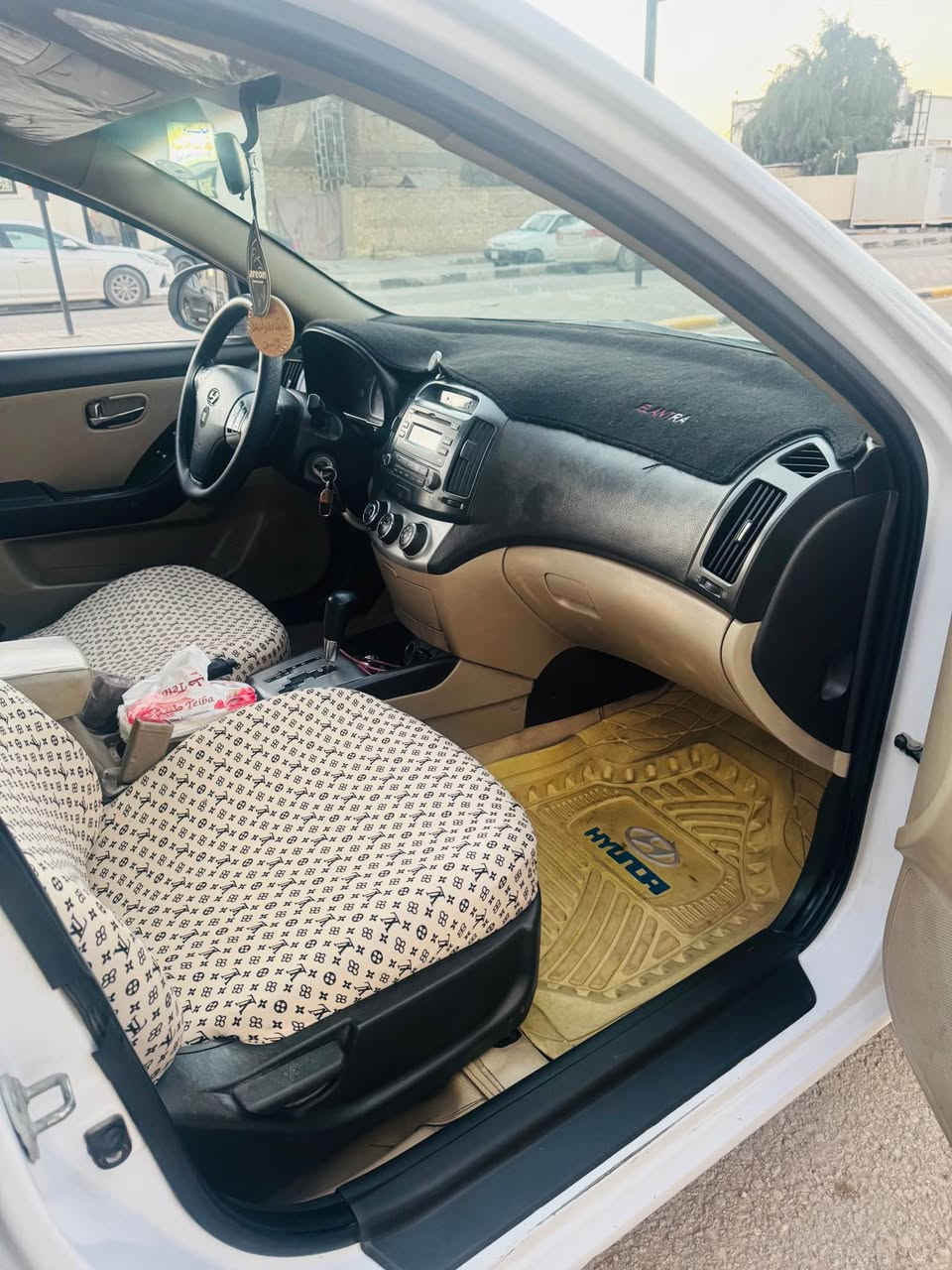 النترا ٢٠١١ السياره جديده استخدام شخصي بيها بنيد مبدل وربع جاملغ  بدون دواخل
 كير ومحرك تبريد ع الشرك كفاله 

السياره رقم دولي وب اسمي تريد مداور تريد وكاله 
ب الي يعجبك 

سعر السياره ١٠٣ وبيها مجال بسيط 

للتواصل على رقم التلفون *********** النجف, العراق
