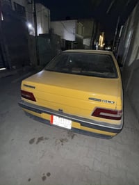 بيجو ب 405 بارص  بيها ضربه بالجاملغ كل شي موضح في الصور  رجاءً الشراي ...