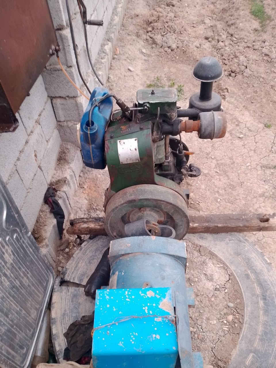 مولد للبيع ومراوس حسب الغناعة جاهز وعل فحص سعر 625 وبي مجال عنوان بغداد على طريق بسع البور *********** لشراي يتصل
