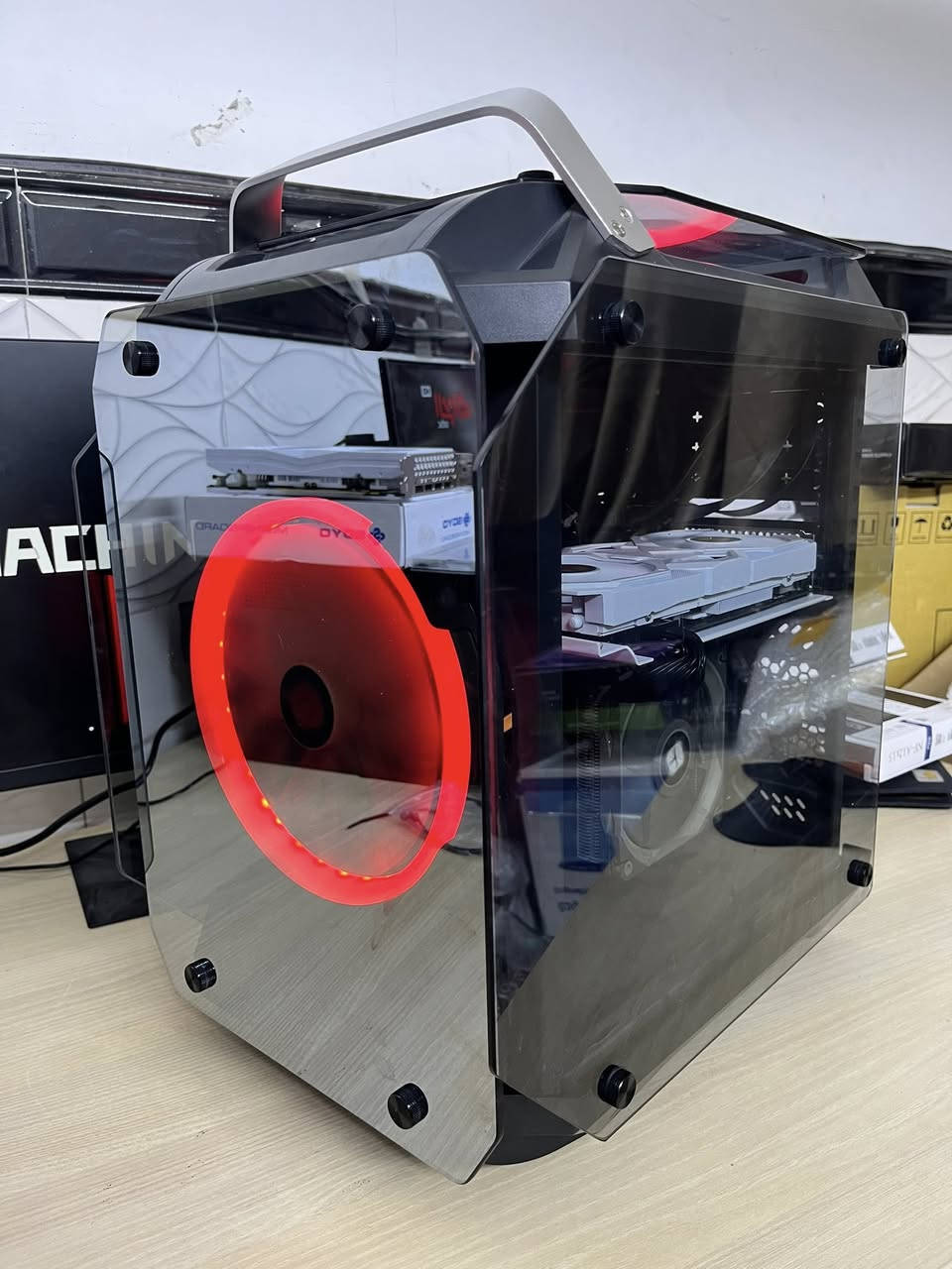 السلام عليكم 
السعر 400 الف
زيون 2650/V4
رام 16 / DDR4
هارد 512 SSD
كرت شاشة RX580 /8G
بورسبلاي 550 واط 
مكاني بغداد ويتوفر توصيل


**إذا كنت صاحب هذا الإعلان وتريد حذفه لأي سبب، رجاءا أرسل رسالة إلى الدعم الفني**