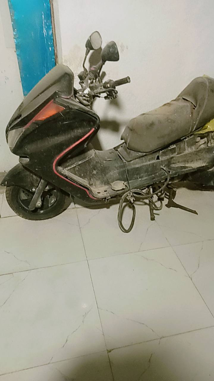 دراجه للبيع سعر 400 العنوان الناصري***********
