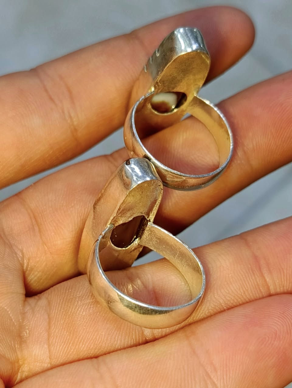 خواتم گصب جزع خام طبيعي اصلي ذمة صياغات يدوية مرتبة فضة ٩٢٥ أسعار جدا مناسبة❤
حجز وتفاصيل أكثر خاص او واتساب ***********🌹
وموجود عندي كل انواع الاحجار والمحابس الفضة والنحاس.
