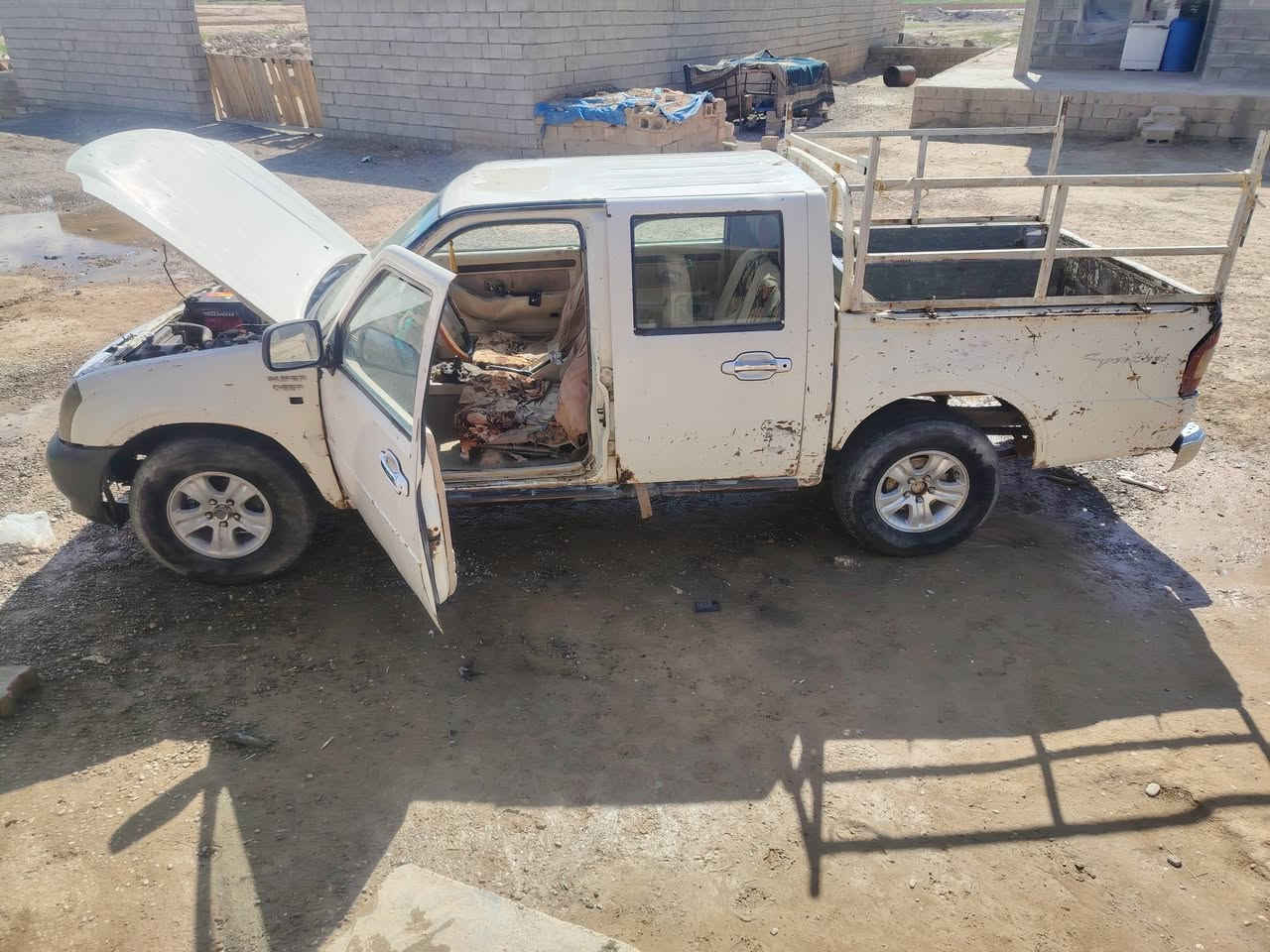 سلام عليكم كنو موديل 2006كير محرك شرط منفيس المكان قضاء الحويجه ناحيت العباسي مروس حسب القناعه السعر 15وبيه مجال ***********
