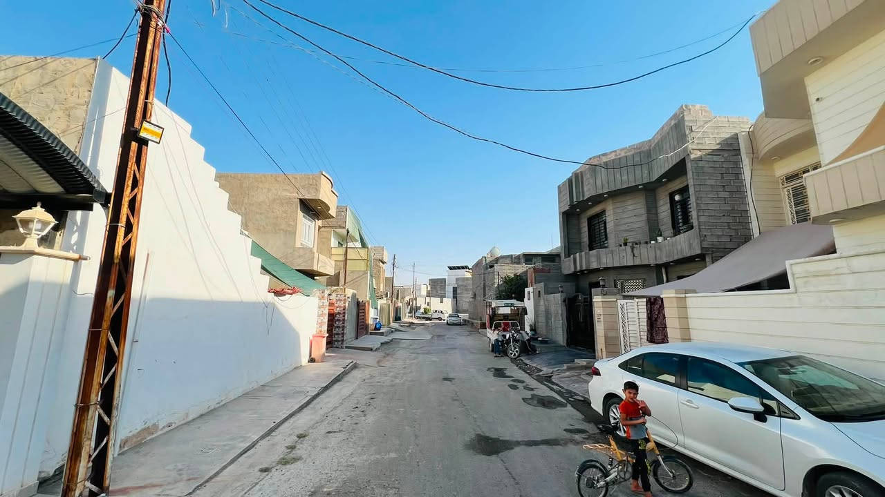 السلام عليكم بيت في حي الدوانم للبيع المساحه 150 متر ثاني فرع من يم السيطرة الدور قاط واحد بناء حديث تبليط ماء كهرباء السعر 🔥*********** مكتب بيتك للعقارات.الظباط الثانيه مقابيل الشهداء
