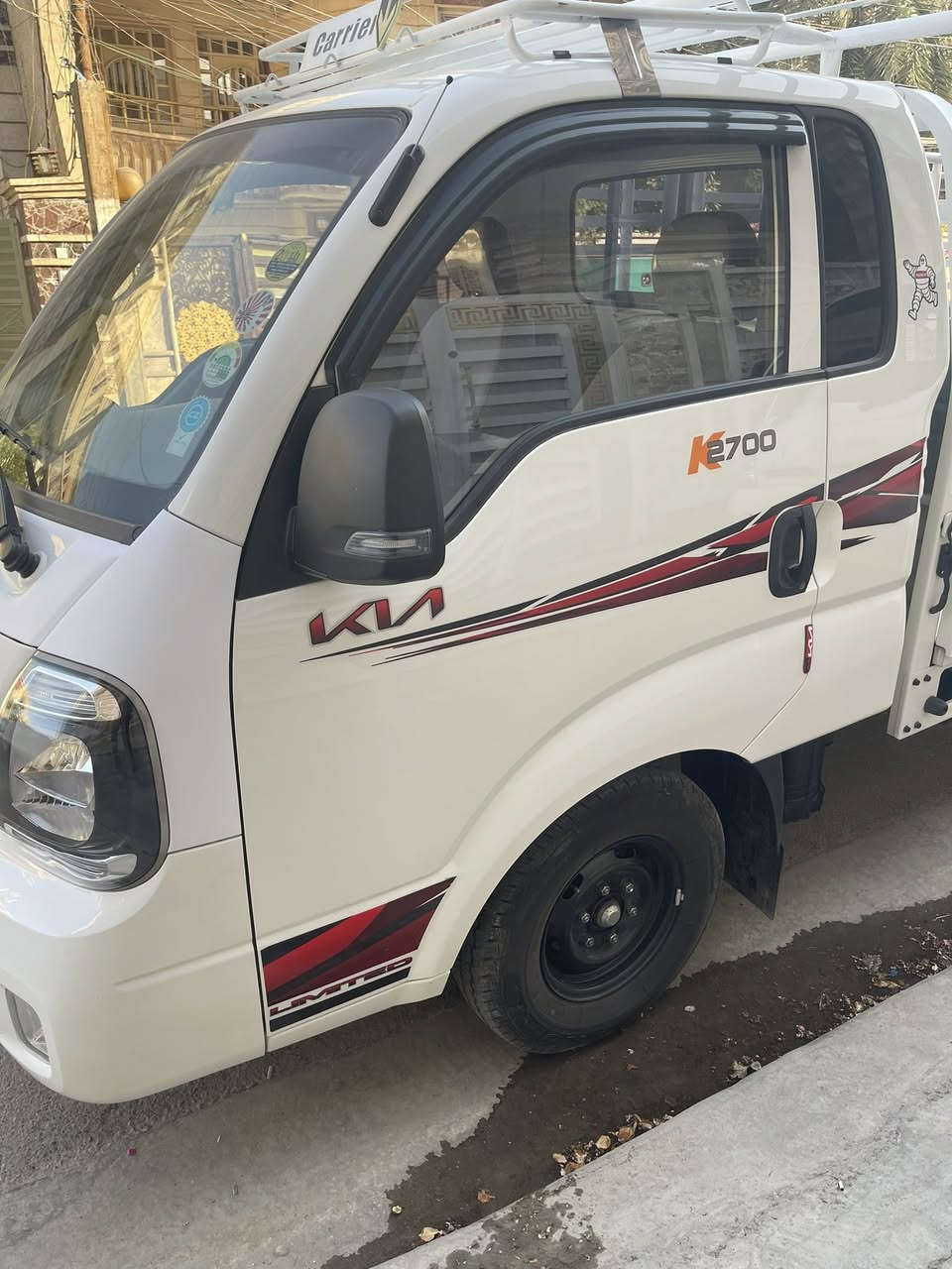 السلام عليكم كيا ٢٧٠٠موديل ٢٥رقم بغداد ماشيه٢٣٧٠٠السباره مكفوله ماناقصها شي محجر بوري وتانكي كاز ١٠٠لتر السياره حلوه مدوشمه وجاهزه مكاني بغداد الشعب 
***********
السعر ١٦٧وبيها مجال
