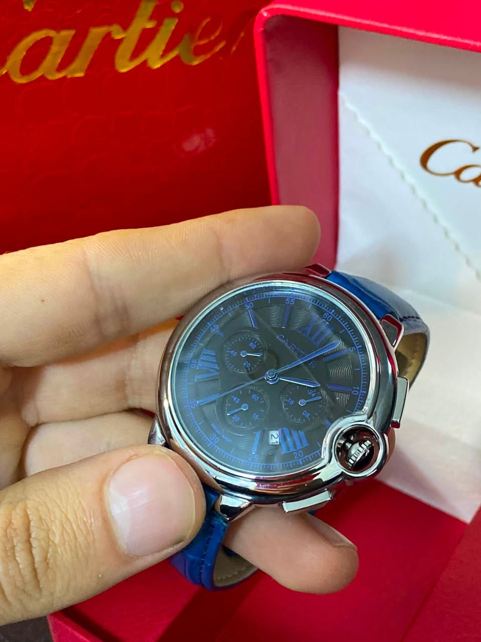 CARTIER
كارتير  

طلاء ثابت 

جميع السناتر شغالة 

عداد شهري 

سير جلد طبيعي

قفل سير فراشة باتك الاصلي

كوالتي عالي 

الضهر براغي ضد المي

الوزن 81 g

القطر  40 m 🕐

السمك m 15 ♾

السعر 35.000 الف 

للمراسله او الحجز

***********
