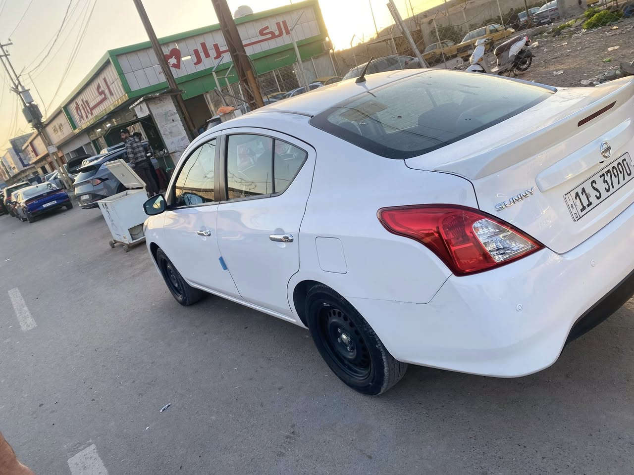 السلام عليكم نيسان مصري للبيع سيارة مكفوله سونارها مرفق بلصور مكينة كير كفاله تدفئة تبريد صدر خير من الله مكاني بغداد مدينة الصدر  السعر ١١٥ وبيها مجال ***********
