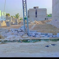 ١٠٠م • واجهة ١٠م • خدمات كاملة