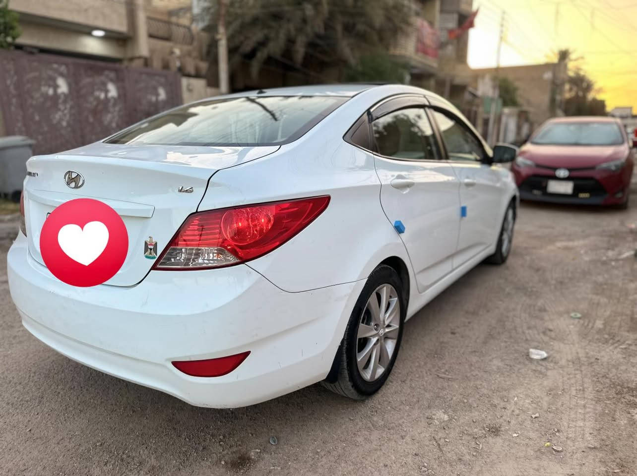 اكسنت 2014 خليجي سيارة فول
محرك 1600 دوش المرغوب 
سيارة مسوي الها ادامة 

ماشية 108k 
باسمي ثاني يوم احولها باسمك 
تبريد ثلج خير من الله 
بيها ملاحظات بسيطة كلش 
سيارة تاخذها وتطلع بيها ماتصرف عليها ربع 
السعر 105 بيها مجال بسيط 
للاستفسار *********** 
مكاني بغداد حي التراث
