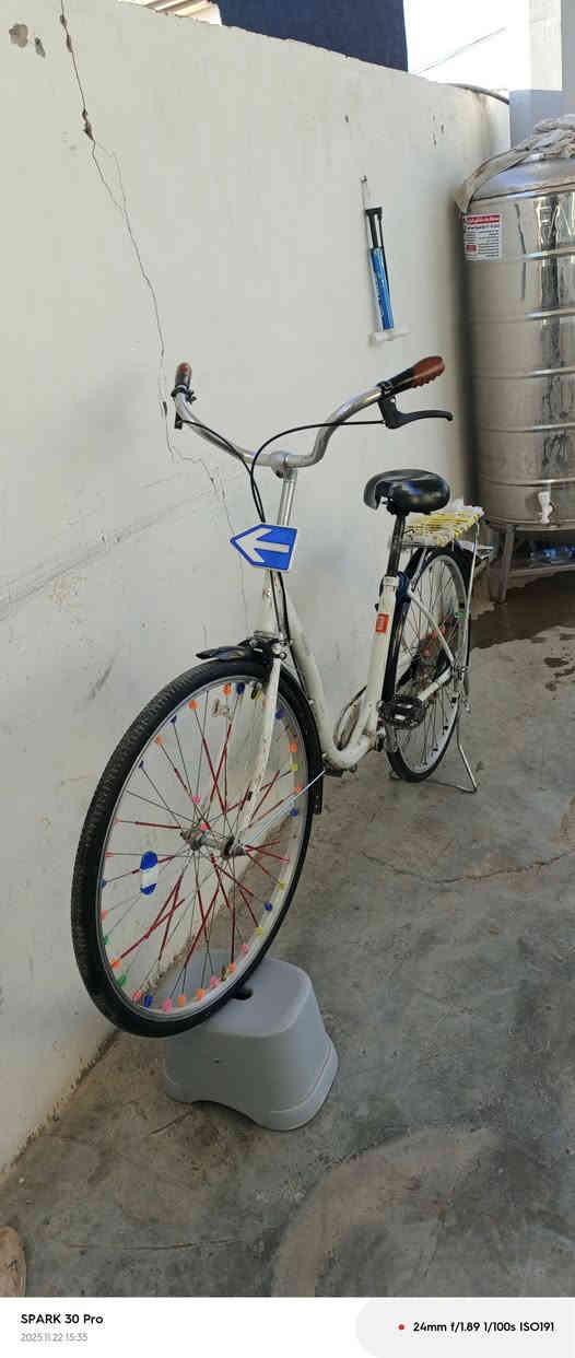 السلام عليكم شباب بايسكل ياباني للبيع السعر 100 العنوان ديالى خانقين ملك شاء رقم هاتف***********
