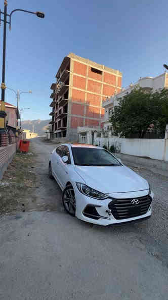 هؤندا ئەلنترا٢٠١٩نمونە لە جوانی دەپارچە رەشە لەسە ساخەی بستەک سبوخی هەیە لە چاملخی پشتەوە باقی دیکە هیچی نیە رەقەموو سەنەوی بەسە چوە ١٦٠ هەزار رؤیشتوە چوار تاوو ویلی نوێی لە ژێرە گێرو مەکینە کارەبایەتی هەمووی بەشەرت رەقەم موبایل *********** سوران
