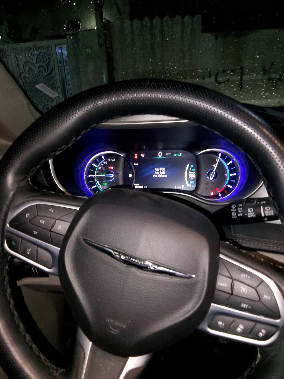 سلام عليكم سياره باسفكه حادثه بس الباب السلايت مدله اصليه فول عده الفتحه ورقم الهاتف (***********) 
(***********)
