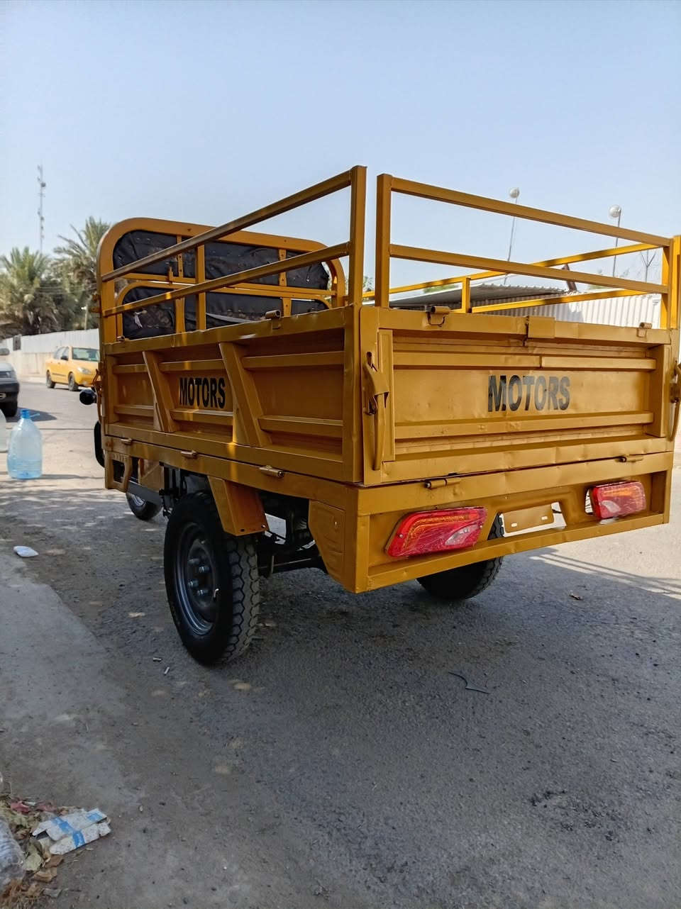 السلام عليكم ستوته موديل ٢٥ نظيفه كلش احلى من الصور استخدام شخصي ماشيه قليل كلش شوفت عينك كفااااله ماطور عقل بطاريات كفاله كل كهربائيات شغاله كبل لشارع سعرها ٩٠٠وبيها مجال مكاني بغداد قرب مجلس محافظه بغداد اي استفسار ***********وتساب محمول للشراي فقط

