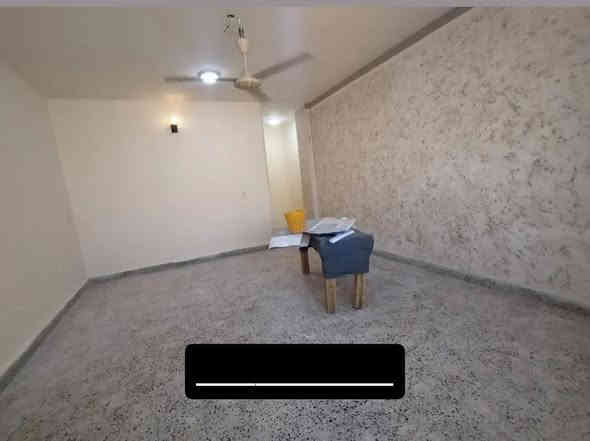 🏠 للايجار – مشتمل طابق ثاني مطلوب عائله صغيره 
📍 الموقع: تسعين خلف البدالة
📦 المحتويات:🛏️ غرفة نوم ١🛋️ استقبال
🍽️ مطبخ🚽 صحيات
💰 الإيجار: 200 ألف
📞 للاستفسار: اتصال أو مراسلة واتساب على الرقم: ***********
