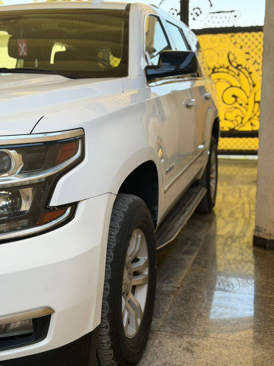للبيع تاهوا بريمير موديل 2019
محرك 5300 cc 
المواصفات
1-فول مواصفات 1/1
2-سلايد فتحه قماره
3-كراسي جلد اصلي
4-كراسي الأمامي كهرباء 
5-كراسي هزاز عند اقتراب السياره من اي شي
6-كراسي خزن ميموري
7-كراسي تدفئه تبريد 
8-كراسي خلفيه تدفئه تبريد 
9-رادار
10-شحن الهاتف لاسلكي
11-سائق الي
12-كروس سرعه
13-داتا شو رد ردDATA SHOW
14خمس بصمات
15فول تحكم أستيرن (جهتين )
16-استيرن تدفئه
17-استيرن كهرباء
18شاشه عرض الأعطال
19-صندوق كهرباء شفط
20-فتح صندوق تلقائي عن طريق القدم 
21-نظام السير على الخط
22- دبل كير (عادي +اوتوماتيك)
23-دبل حساس 
24-نظام تحكم بمستوى الضوء الداخلي 
25-بدل كهرباء تحكم كهربائي بالبريك والبنزين 
26-فور ويل
27-شاشه اماميه كبيره اصليه 
28-شاشه خلفيه DVD اصليه
29-قاصه سريه 
30-كامرات 360 درجه
31-مري شفط مع إشاره
 بالمري 
32-لايت زنون مع لد امامي 
33-سستم صوت ديجتال
معروفه مواصفات البريمير 
ملاحظه /السياره وارد امريكي بدون ايرباك حادثها جداً بسيط  ماشيه 75 ميل 
السعر 355 وبيها مجال بسيط
***********
