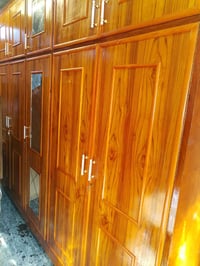 غرفة نوم • خشب ثقيل • موصل