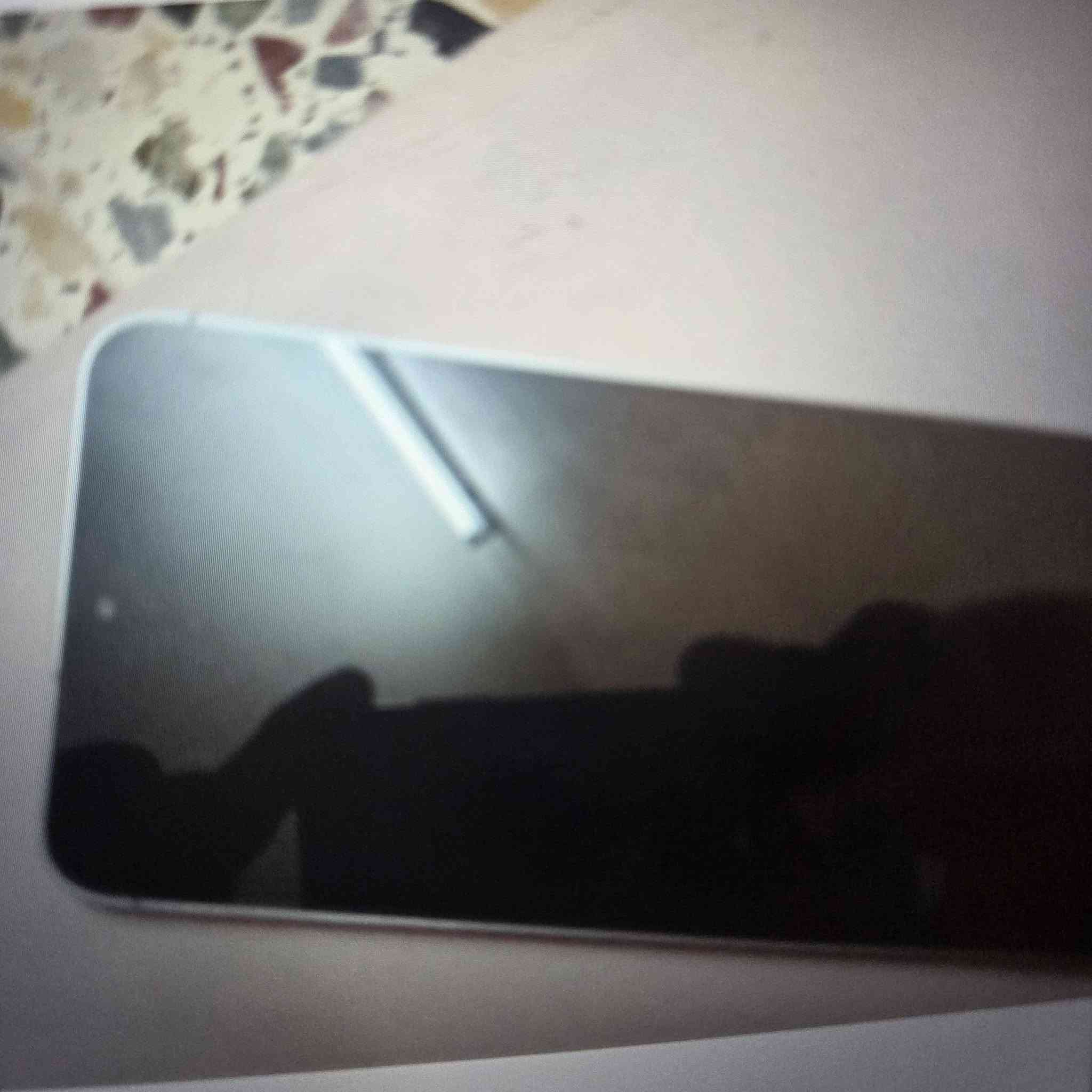 S25plas ذاكره 256
دبل سيمكارت 
السعر 925وبي مجال حك الجيه 
***********
