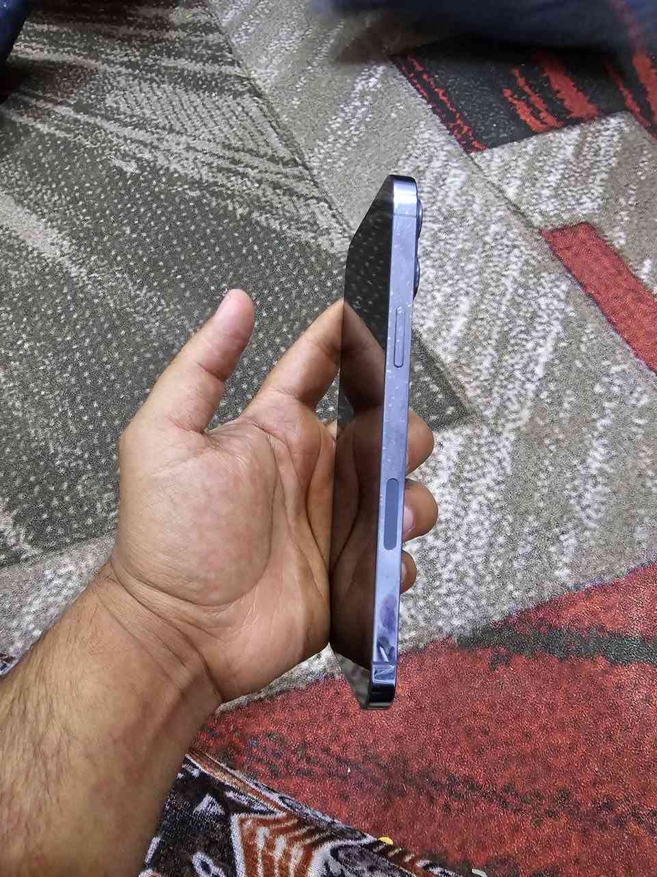 السلام عليكم ايفون 13 برو ماكس جهاز وتر بروف مامفتوح ولا ملعوب بي مكفول عالفحص #بطاريه 74 ذاكره 256 باقي تفاصيل بصور كامل ملحقاته #السعر650 وبي مجال قليل لاتصال***********
