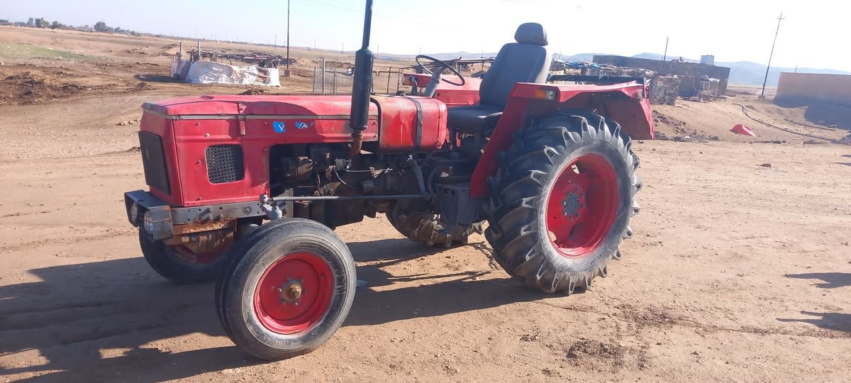 عنتر للبيع سلف باتري طخم تاير كشر جديد جاملغات نضاف لايت جهاز رفع شغال محرك نضيف بگ لايت كله شغال مكان عنه مجمع حصئ لاتصال ع رقم ***********سعر 3500 وبي مجال
