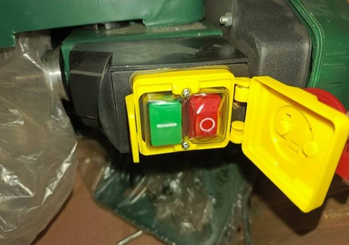 دريل عمودي.
ماركة parkside.. الماني..
جديد بالكارتون...
حجم متوسط.
ارتفاع نصف متر تقريبآ..


**إذا كنت صاحب هذا الإعلان وتريد حذفه لأي سبب، رجاءا أرسل رسالة إلى الدعم الفني**