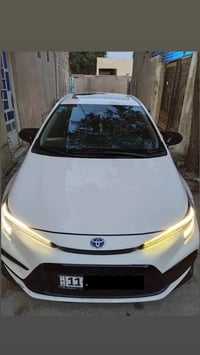 كورلا s 23 هليبرد مواصفات الفول 150 ,$ السياره على وظع الشركه باسمي  م...