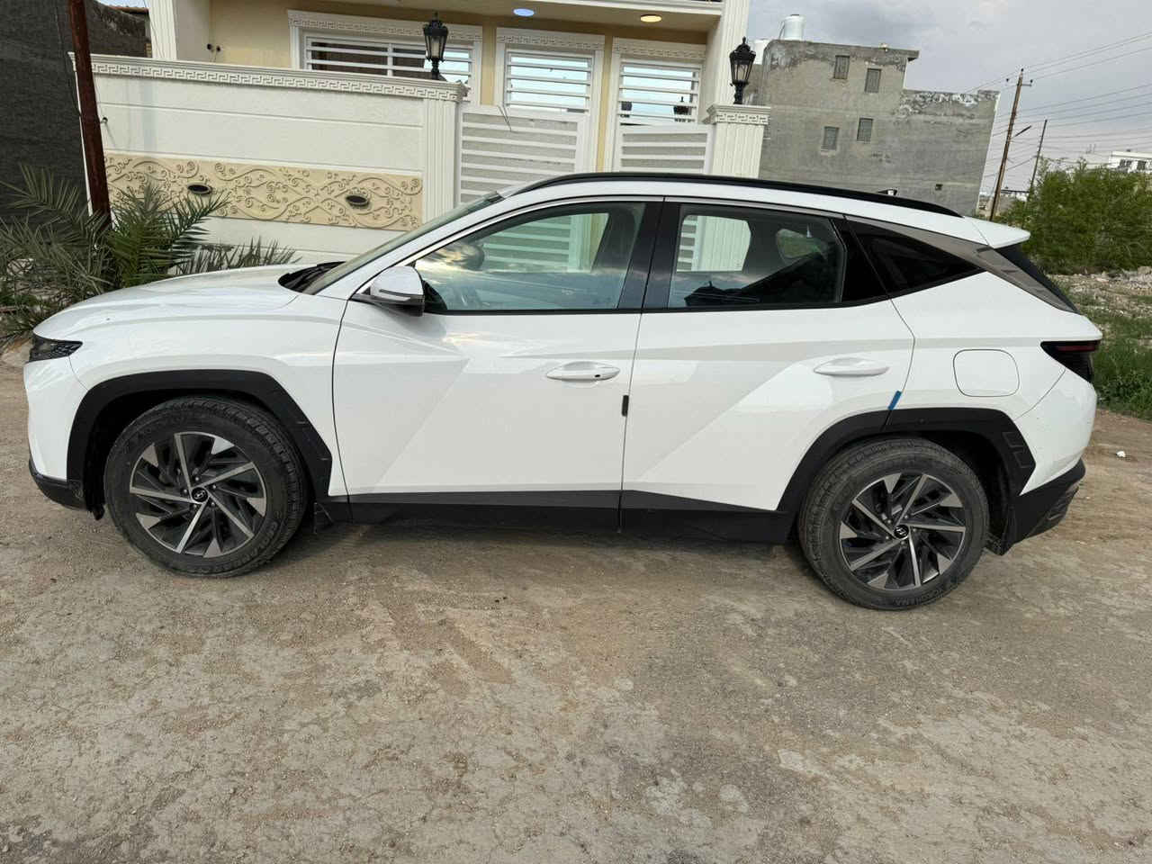 السلام عليكم توسان البيع خليجي موديل 2023 ماشيه73 السعر  212
الاستفسارات ***********
