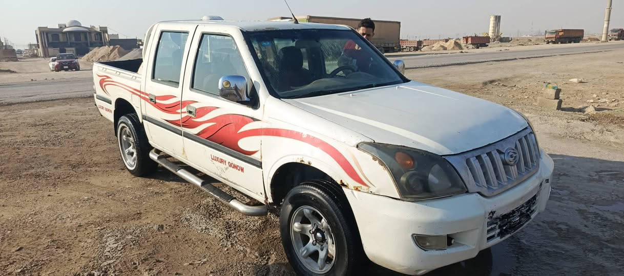 السلام عليكم
سياره للبيع النوع بي كم 

سياره ارقام نكلليزي 

باقي المعلومات انتصال عله رقم 

***********
