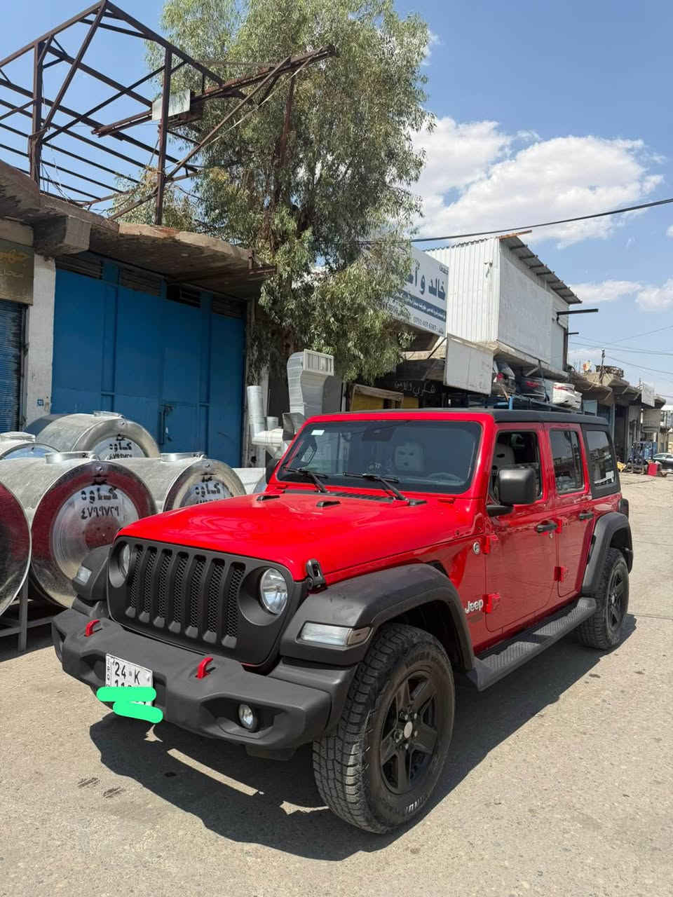 Jeep جيب رنكلير 2021 نضيف حيل بدون صبغ فقد اثنين شبر بيها صبغ  تايرات جديد ما بيها ملاحضات سعر 235$ و مجال رقم و سقف بوكس  تلفون *********** ملاحض بيها ٩ ورقات غرامه ينزل من السعر زاخو, دهوك
