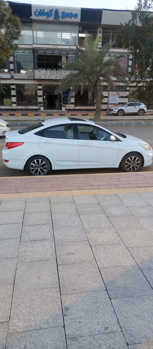 🚗 هيونداي أكسنت 2016 - وارد خلجي استيراد خاص (بحالة الوكالة) 🚗
السلام عليكم..
للبيع أكسنت موديل 2016، مواصفات كاملة (1/1)، سيارة نظيفة جداً وبحالة ممتازة.
🔹 النظافة والبدن:
الكفالة: كفالة عامة من الحادث والصبغ (البدن نظيف جداً).
الممشى: 67,000 كم فقط (حلال).
اللون: أبيض ملكي.
🔹 المواصفات الكاملة (1/1):
المحرك: 1600 (نشط جداً واقتصادي).
فتحة سقف (سلايد روف).
ويل كروم أصلي بلادي.
تحكم ستيرن كامل (جهتين) + كروز سرعة.
إشارات بالمرايا + طي كهربائي (شفط).
نظام ABS + حساسات خلفية أصلية.
شاشة وكاميرا دوارة بدقة عالية.
🔹 التفاصيل والسعر:
السيارة جاهزة من كلشي (تبريد ثلج، سرفس جديد) وجاهزة للتحويل مباشرة.
السعر: 118ورقة وبيها مجال 
📍 العنوان: النجف الأشرف - الكوفة.
📞 للاستفسار والتواصل:***********
