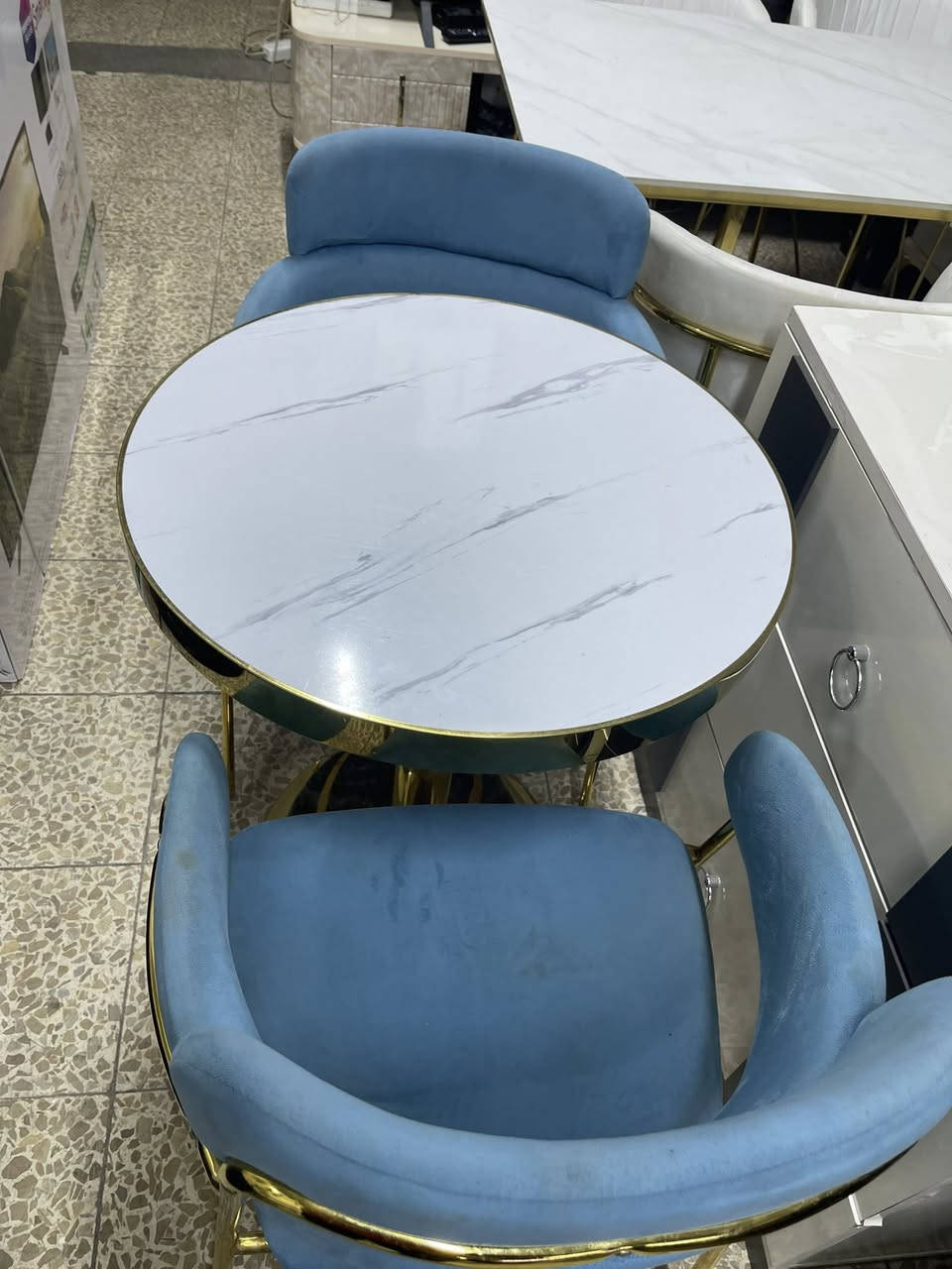 البيع
ميز حديق او ميز بلكون كل واحد سعره نظيف فول بدون عيب مستعمل شيء قليل كلش اي ستفسر  عل***********
