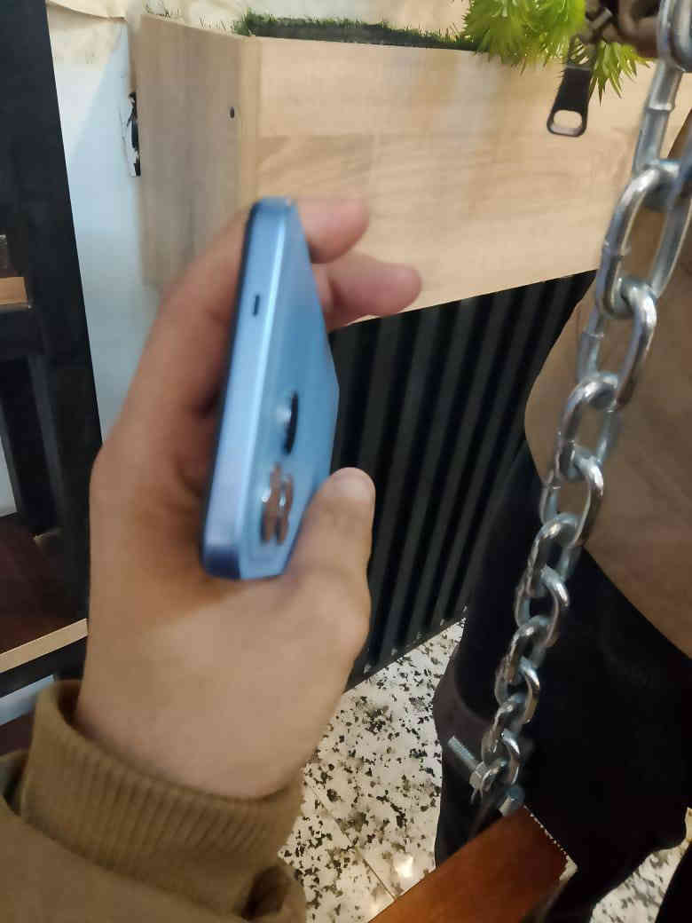 سلام عليكم تلفون TECNO SPARK 40 ذاكره256جهاز نضيف وكفاله بعده جديد سعره 125وبيه مجال قليل العنوان ديالى الخالص هبهب رقم الهاتف ***********
