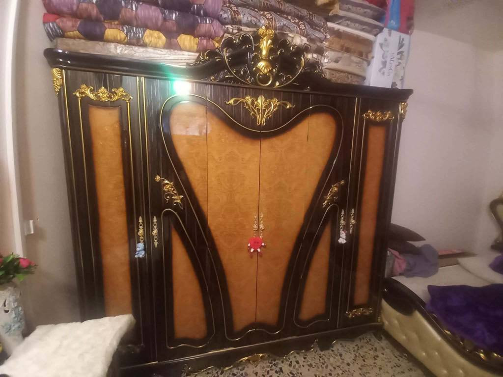 غرفه اخت الجديده شخط مابيها هاي صورها وهيه خاليها مامشدوده شلت من البيت فصختها وعفتها مفصخه الغرفه عباره عن جديده شخط وغخد مابيها اي ضرر ييها مت بعد نا تشدها اي ضرر بيها ترجعها للبيت الغرفه ماخذها مليون وميتين صارلها سنه ونص عندي رايدها ٦٠٠ بيعا مجال الغرفه تتكون من كنتوا ٦ أبواب  كومديات مجرات ثنين نيز تواليت جربايه طابوريه زغيره بدون زاويه هاي الغرف تحي بكراتين بدون زاويه الغرفه حلوه وجديده ماكلك نضيفه اني اكولك جديده سعرها ٦٠٠ بيها مجال العنوان النجف شارع المطار النجف, العراق


**إذا كنت صاحب هذا الإعلان وتريد حذفه لأي سبب، رجاءا أرسل رسالة إلى الدعم الفني**
