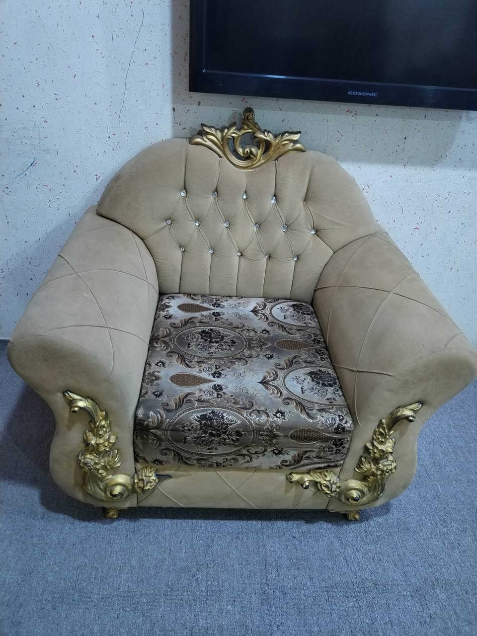 للبيع تخم قنفات ملكي 10 مقاعد نضافه 90٪
قطعتين ام ٣ نفر
قطعه ام ٢ نفر
قطعتين ام ١ نفر
للاستفسار الاتصال على الرقم ***********
بصره قضاء المدينه
