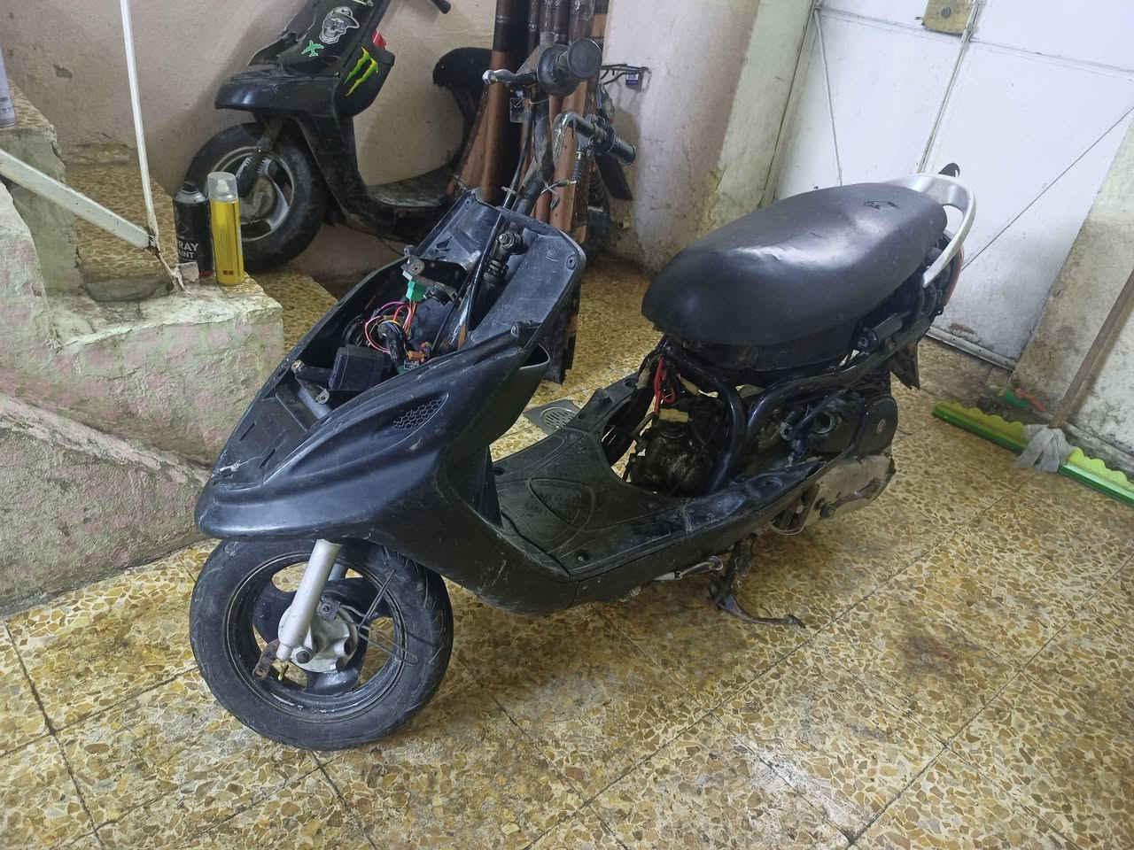 السلام عليكم ماتور ماكس للبيع قشمه السرعه 120
الماطور على وضايته لا حد يتفسلف ويقول وين الدرع ماطور مروحه ومش جايين تحريكم معدل خير من الله السعر 150 وبمجال للطيبين الشراي طب خاص او يتواصل على الرقم الكورك بوساب***********/***********
