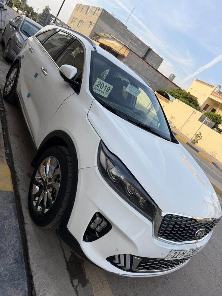 يا الله السلام عليكم بيع فقط سورنتو موديل 19 فول عده الفتحه بيه 3 قطع صبغ بنيد وچامرلوغين الاماميه بدون دواخل سياره 6 سلندر خليجي رقم بغداد ب اسمي تحويل ثاني يوم  وبيه كد شبر بل تكمه اليمنه واكعه عليه طابوگه مبينه بل صور سعر 210 وبيه مجال مكانه بلد ***********
