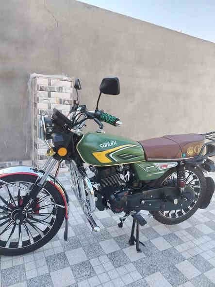 سولنك للبيع
موديل 2024 شكل 2025
محرك 200 زنجيل
بلادي
***********
