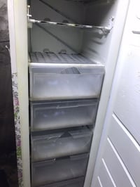 مجمده عاموديه حجم كبير شغاله تجميد فول  مستخدمه السعر 150  07831981724