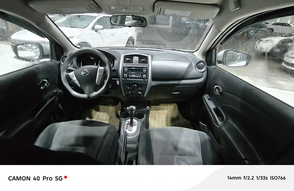 نیسان ڤێرسا مۆدێل 2017یی مواسەفات SV تەنها 1پارچە و نیو بۆیاغە بێ ئێرباگ کەمێک ژوورەوەیی هەیە بێ شانسی و بەدەنە سەیارەکە بێ مەسرەفە  پاک و خاوێنە سەنەویو هەزەی تازەیە گێر و مەکینەی بەشەرتە بۆ زانیاریی زیاتر پەیوەندی بکەن بە *********** أربيل, العراق
