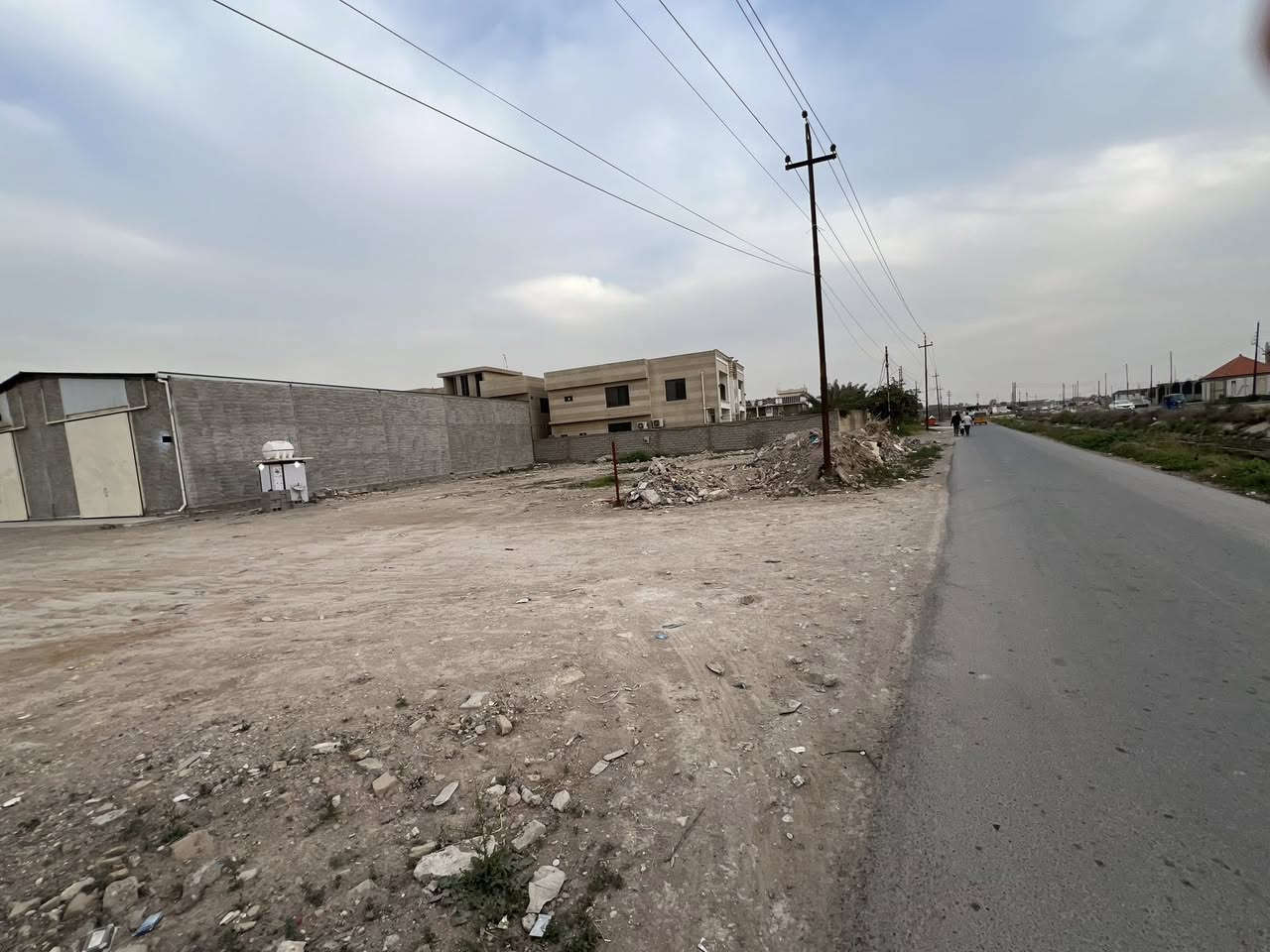 السلام عليكم مخازن للأيجار ، المكان بغداد التاجي ، مساحه المخزن الواحد  م 360  للأستفسار الاتصال على الارقام  ‭  
0790 439 9730 ، ‭0771 773 2449
يوجد واتساب.
