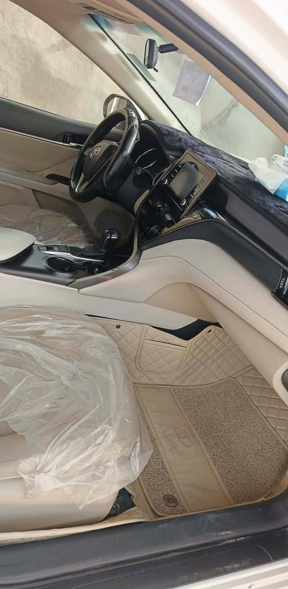 السلام عليكم كامري 2024فول 1/1خليجي مكفوله ماشيه 50الف
مكانه الرمادي الجزيره السعر 290وبيه مجال للشراي *********** رقم صاحب سياره
