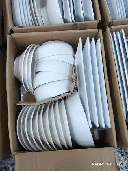 سياحي ابيض ساده 
كارتون طابقين خشن وناعم 
اعداد وسيتات كارتون الثقيل 
سعر الكارتون 23 وتوصيل مجاني 
للحجز مراسله الخاص او واتساب *********** 
عنوان صلاح الدين قضاء الدور 
متوفر توصيل لكل المحافظات
