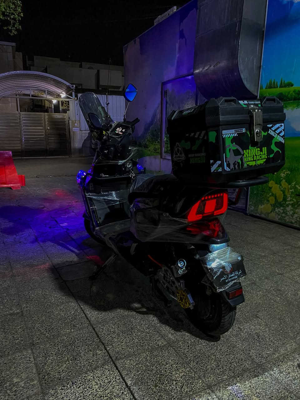 دراجه همر مدرع شحن ملف 3000
7 بطاريات دراجه استخدام قليل وجديده 

اللون العسكري المميز تتحمل وزن ٢٠٠كيلو 

سعر مليون وبيها مجال  *********** واتساب 

مكاني بغداد كاظميه
