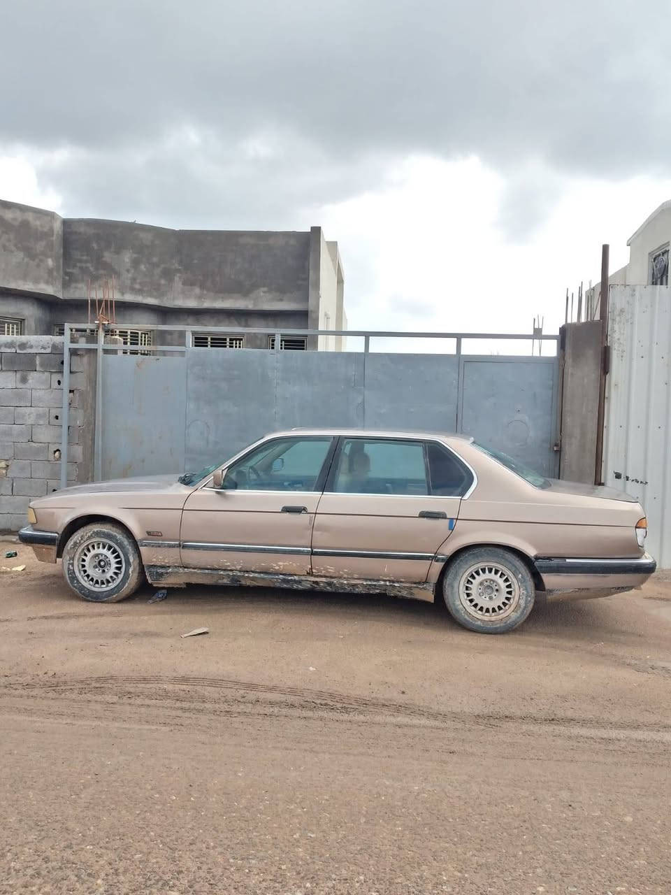 سلام عليكم بي ام مديل 93 سياره 735 رقم ربيل سياره متومه رقم نكليزي صوليه بيع كوم حديد مكينه 3000ففتي بيه خير من الله سعره 27 وبيه مجال مراوس وبيع هذه رقم بي وتساب دخلو علي ***********
