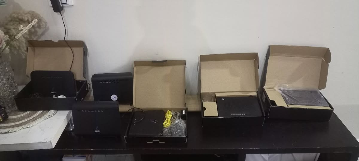 متوفر بفضل الله
٦ راوترات سوبر فيكتور وي
٢ zte 188a بالادابتور الاصلي 
2 zte v6 زيرو بالكرتونه وكل مشتملاتهم
راوتر زيكسل رجلين متحركه زيرو بكل مشتملاته 
راوتر هواوي موديل 8245 معاه الادابتور الاصلي والوصلات
للتواصل 01095292750
٠١٠٩٥٢٩٢٧٥٠


**إذا كنت صاحب هذا الإعلان وتريد حذفه لأي سبب، رجاءا أرسل رسالة إلى الدعم الفني**